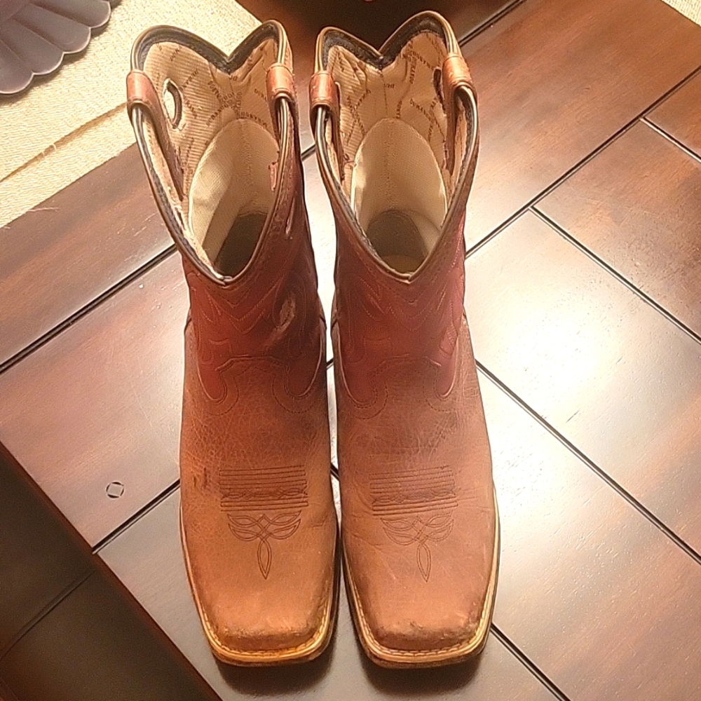 Big Kid size 7 Durango Boots in good condition
